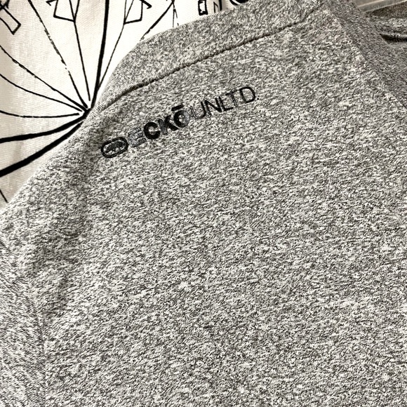 Ecko Unltd. Short Sleeve V-neck TeeHeather Gray T-shirt Size 2X 2XL - Picture 4 of 16